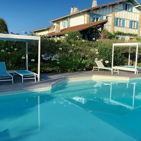 Bed & Breakfast Les Volets Bleus 3*