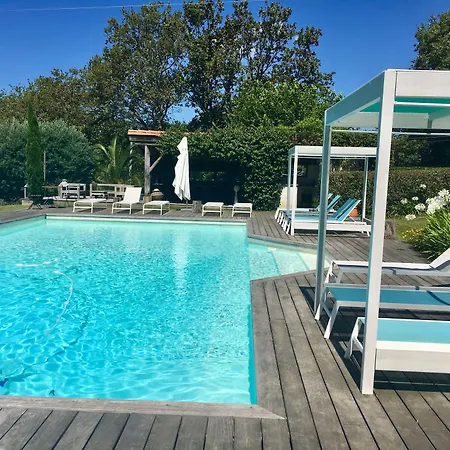 Les Volets Bleus Bed & Breakfast Arcangues