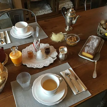 住宿加早餐酒店 Les Volets Bleus 阿尔康格