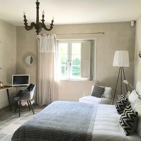 Les Volets Bleus Bed & Breakfast Arcangues