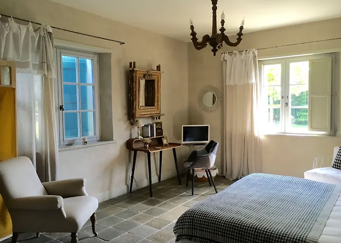 Les Volets Bleus ベッド・アンド・ブレックファスト