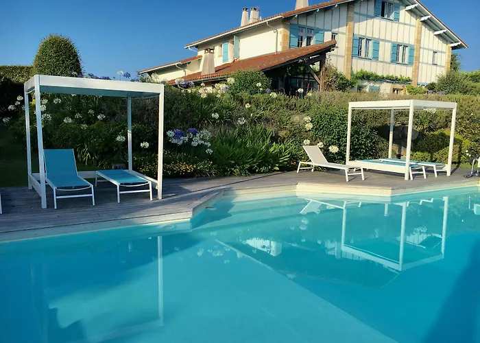 ベッド・アンド・ブレックファスト Les Volets Bleus 3*