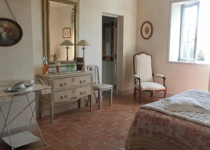 ベッド・アンド・ブレックファスト Les Volets Bleus アルカング