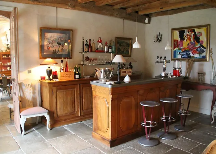 Les Volets Bleus ベッド・アンド・ブレックファスト アルカング