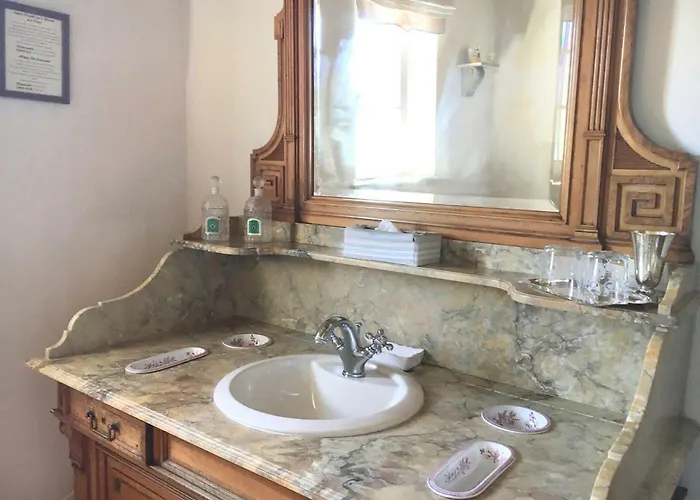 Bed & Breakfast Les Volets Bleus 3*