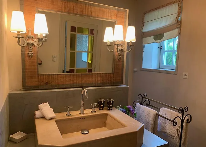 ベッド・アンド・ブレックファスト Les Volets Bleus アルカング