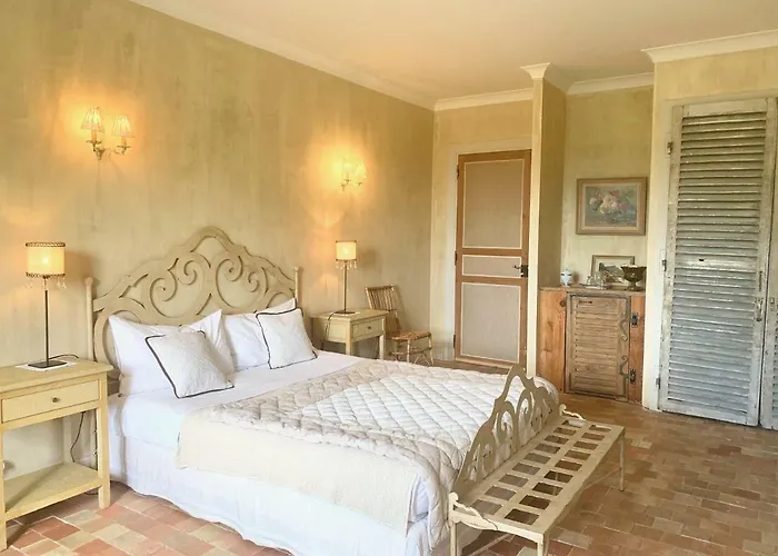 Les Volets Bleus 3* アルカング