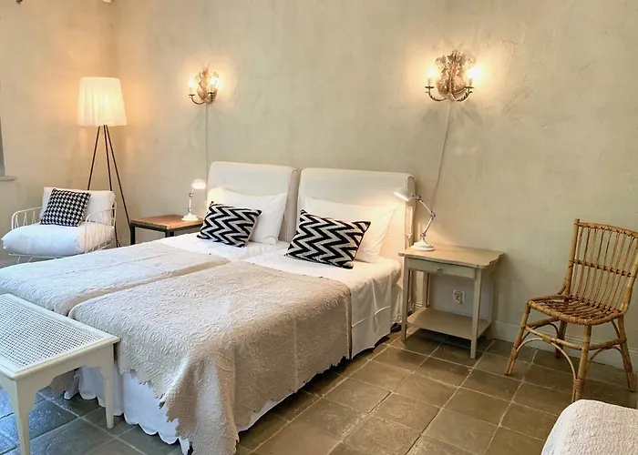 Les Volets Bleus アルカング